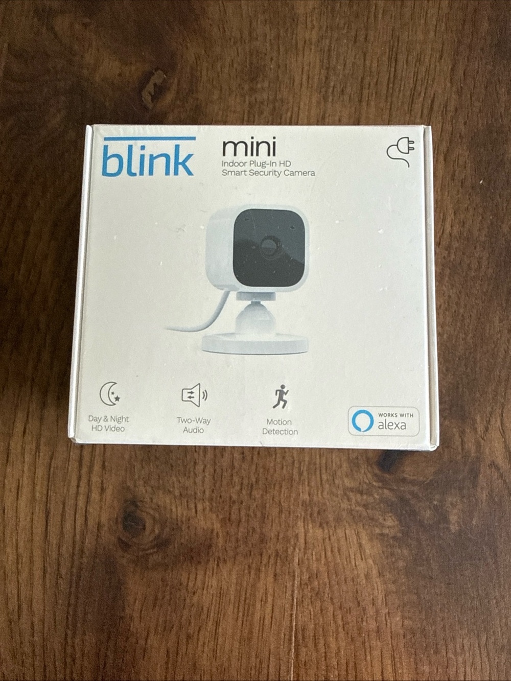 Link Mini Indoor Plug-In HD Smart Security Camera - White
